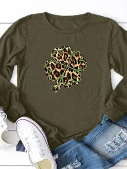 Leopard Graphic Print T-Shirt