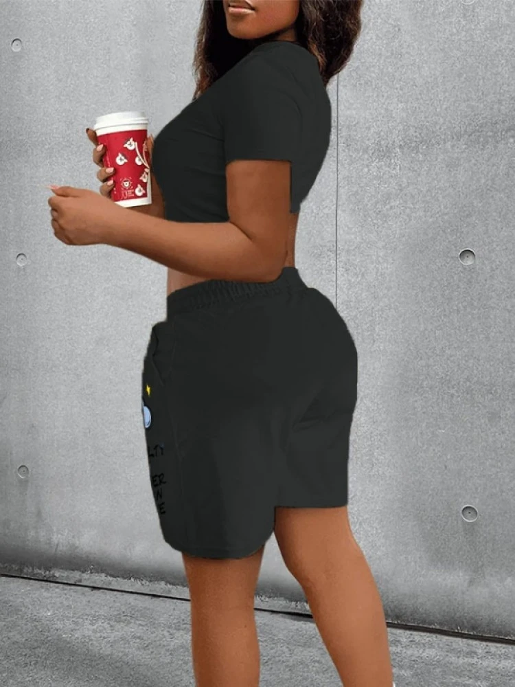 2023 Printed Casual Short Sleeve Two-Piece Shorts Set - Image 2